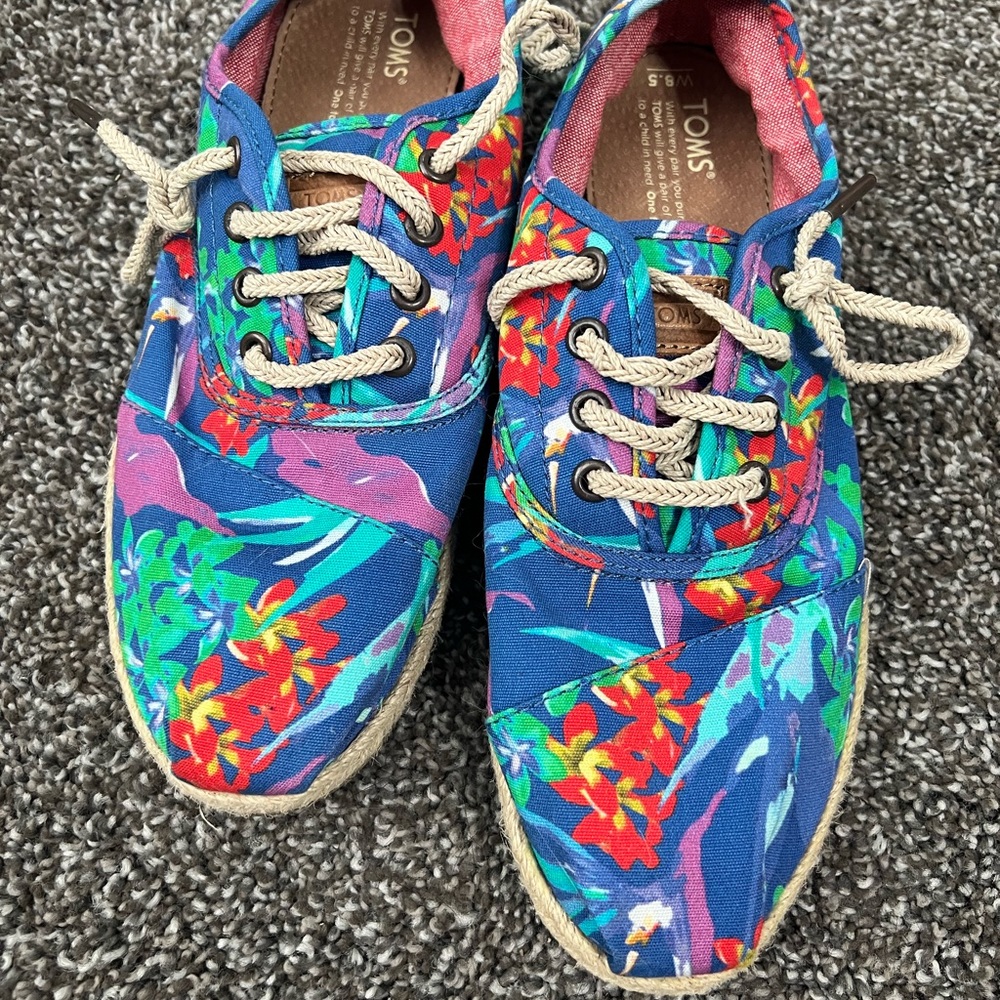 Toms shoes
